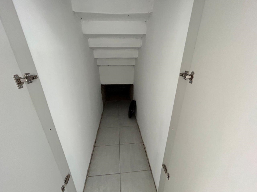5 Bedroom Property for Sale in Wavecrest Eastern Cape